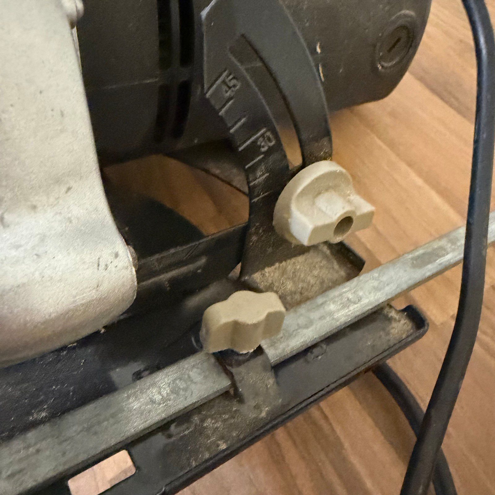 VCS1200 1200W Corded Circular Saw With Blade & Parallel Guide - Used - Image 9