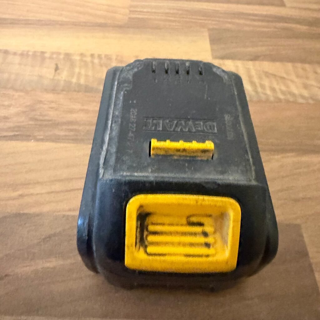 DeWalt DCB182 18V XR 4.0Ah Li-Ion Cordless Battery Pack Used