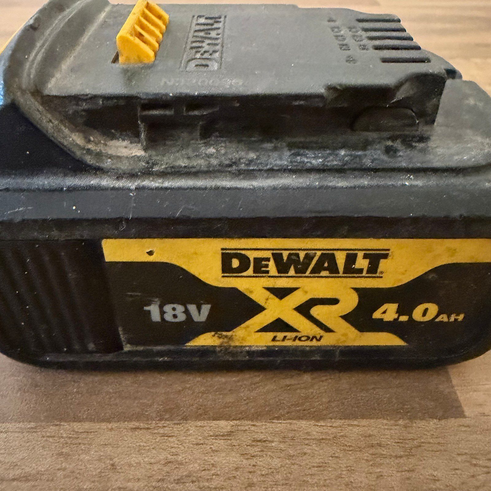DeWalt DCB182 18V XR 4.0Ah Li-Ion Cordless Battery Pack Used - Image 15