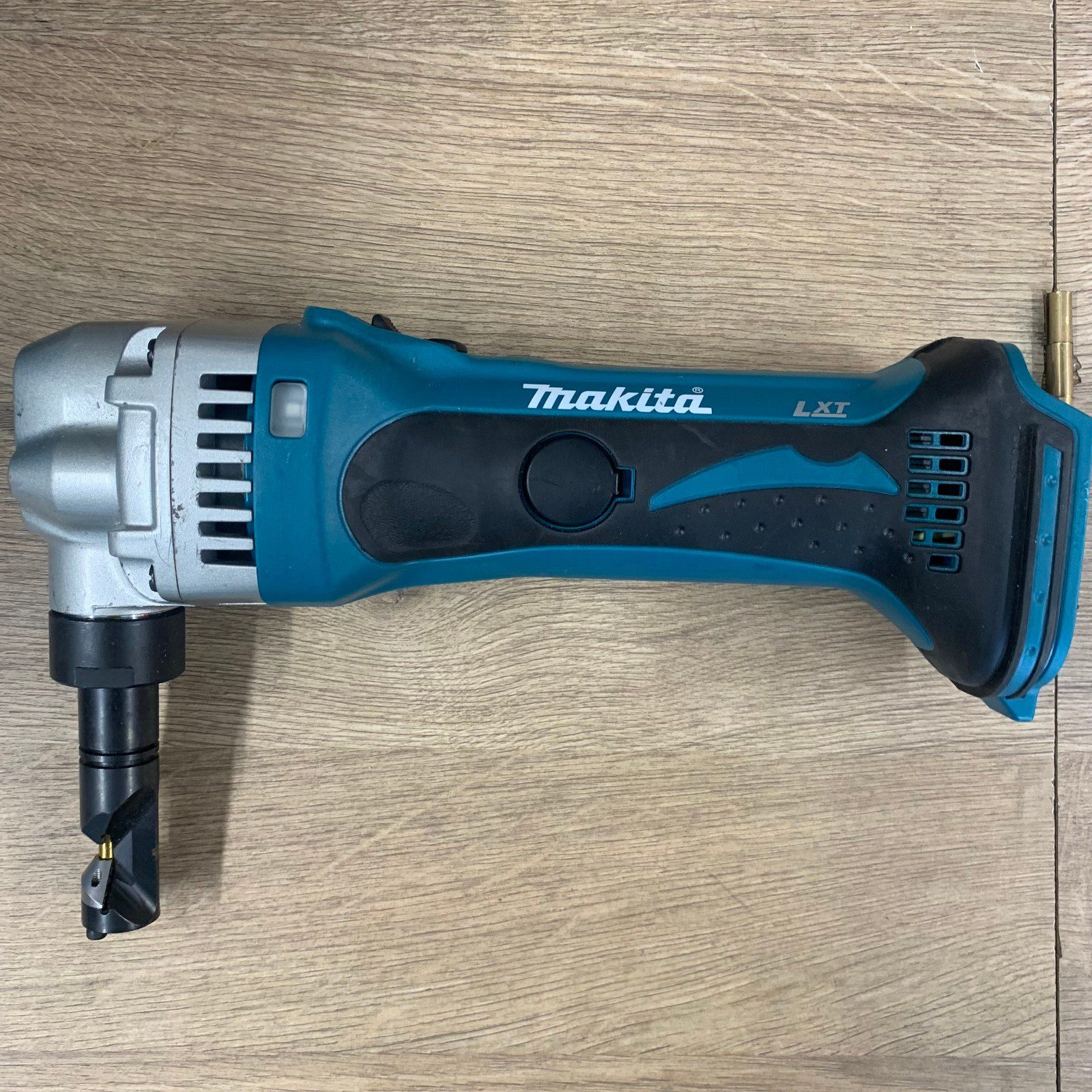 Makita DJN161 18V LXT Cordless Nibbler 1.6mm Metal Cutter Bare Tool Boxed - Image 4